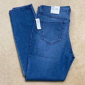 BRAND NEW WITH TAGS - Mid-Rise Rockstar Super-Skinny Jeans